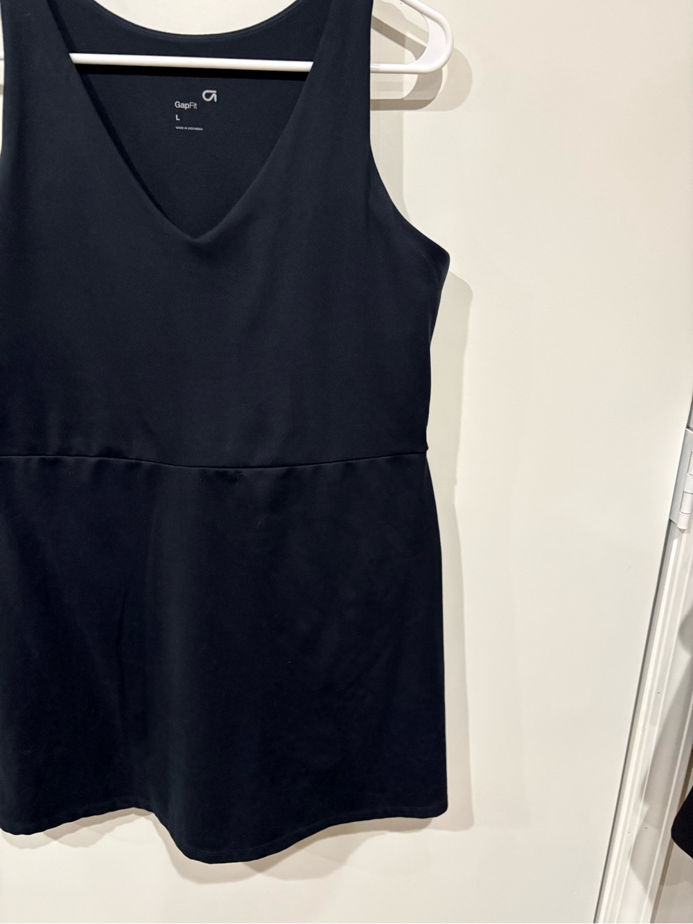 GapFit Black Sleeveless V-Neck Active Dress with Shorts Size L - Picture 3 of 6
